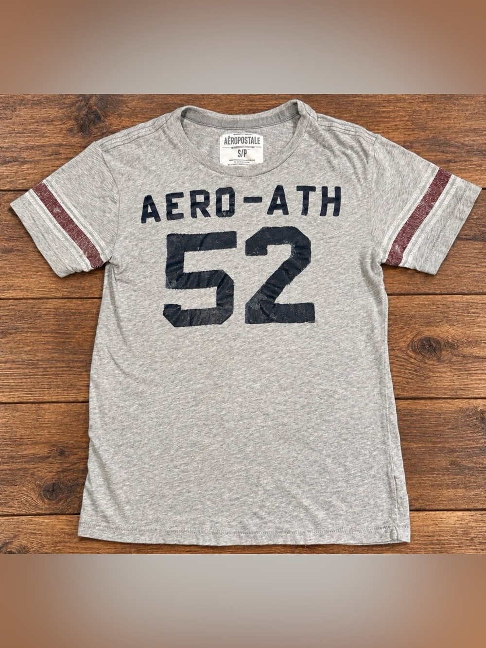 Aeropostale Women’s S/P Gray Aero-Ath 52 Graphic T-Shirt Maroon Sleeve Stripes